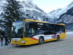 (270'411) - GrindelwaldBus, Grindelwald - Nr. 202/BE 908'202 - Mercedes am 29. Dezember 2024 beim Bahnhof Grindelwald