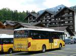 (251'151) - Kbli, Gstaad - Nr. 3/BE 330'862/PID 4535 - Setra am 6. Juni 2023 beim Bahnhof Gstaad