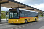 Biglen/899588/281018---postauto-bern---nr (281'018) - PostAuto Bern - Nr. 218/BE 843'218/PID 10'675 - Heuliez am 5. Oktober 2025 beim Bahnhof Biglen