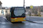 (284'320) - PostAuto Bern - BE 637'781/PID 11'216 - Mercedes am 24. Januar 2026 beim Bahnhof Spiez