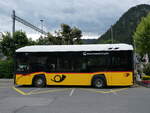 PostAuto Graubunden/855215/264349---postauto-graubuenden---gr (264'349) - PostAuto Graubnden - GR 162'994/PID 12'082 - eSolaris am 6. Juli 2024 beim Bahnhof Saanen