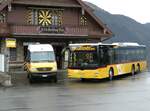 (247'116) - TSB Seelisberg - UR 1303/PID 4836 - Mercedes (ex Schnider, Sch�pfheim) + PostAuto Zentralschweiz - Nr. 700/27'617/PID 5569 - MAN (ex Niederer, Filzbach Nr. 12; ex PostAuto Ostschweiz) am 10. M�rz 2023 beim Bahnhof Seelisberg