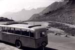 (MD201) - Aus dem Archiv: PTT-Regie - P 2164 - Saurer/Saurer um 1960 auf dem Grimselpass