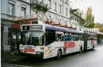 (027'711) - WV Winterthur - Nr. 153 - Mercedes Gelenktrolleybus am 24. Oktober 1998 beim Hauptbahnhof Winterthur