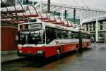 (048'515) - WV Winterthur - Nr. 142 - Mercedes Gelenktrolleybus am 18. Juli 2001 beim Hauptbahnhof Winterthur