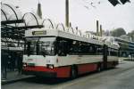 (080'924) - SW Winterthur - Nr. 124 - Saurer/FHS Gelenktrolleybus am 18. Oktober 2005 beim Hauptbahnhof Winterthur
