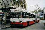 (080'928) - SW Winterthur - Nr. 130 - Saurer/FHS Gelenktrolleybus am 18. Oktober 2005 beim Hauptbahnhof Winterthur