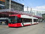 (133'084) - SW Winterthur - Nr. 111 - Hess/Hess Gelenktrolleybus am 20. Mrz 2011 beim Hauptbahnhof Winterthur