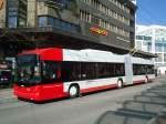 (133'085) - SW Winterthur - Nr. 116 - Hess/Hess Gelenktrolleybus am 20. Mrz 2011 beim Hauptbahnhof Winterthur