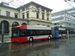 (141'511) - SW Winterthur - Nr. 121 - Hess/Hess Gelenktrolleybus am 12. September 2012 beim Hauptbahnhof Winterthur