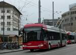 (242'496) - SW Winterthur - Nr. 172 - Solaris Gelenktrolleybus am 12. November 2022 beim Hauptbahnhof Winterthur