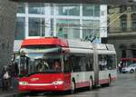 (243'016) - SW Winterthur - Nr. 175 - Solaris Gelenktrolleybus am 18. November 2022 beim Hauptbahnhof Winterthur
