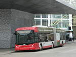(243'283) - SW Winterthur - Nr. 108 - Hess/Hess Gelenktrolleybus am 29. November 2022 beim Hauptbahnhof Winterthur