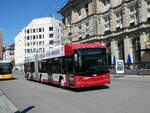 (253'365) - SW Winterthur - Nr. 122 - Hess/Hess Gelenktrolleybus am 3. August 2023 beim Hauptbahnhof Winterthur