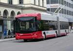 (262'099) - SW Winterthur - Nr. 107 - Hess/Hess Gelenktrolleybus am 4. Mai 2024 beim Hauptbahnhof Winterthur