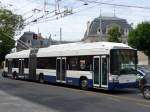 (150'872) - TPG Genve - Nr. 742 - Hess/Hess Gelenktrolleybus am 26. Mai 2014 in Genve, Place des Vingt-Deux-Cantons