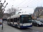 (159'156) - TPG Genve - Nr. 758 - Hess/Hess Gelenktrolleybus am 14. Mrz 2015 in Genve, Place des Vingt-Deux-Cantons