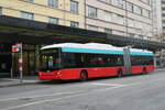 (282'711) - VB Biel - Nr. 54 - Hess/Hess Gelenktrolleybus am 4. Dezember 2025 beim Bahnhof Biel