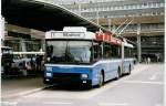 (034'316) - VBL Luzern - Nr. 182 - NAW/Hess Gelenktrolleybus am 13. Juli 1999 beim Bahnhof Luzern