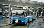 (045'025) - VBL Luzern - Nr. 120/LU 15'094 - Volvo/Hess am 22. Februar 2001 beim Bahnhof Luzern