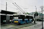 (060'537) - VBL Luzern - Nr. 258 - NAW/R&J-Hess Trolleybus am 26. Mai 2003 beim Bahnhof Luzern