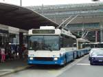 (145'688) - VBL Luzern - Nr. 276 - NAW/R&J-Hess Trolleybus am 8. Juli 2013 beim Bahnhof Luzern