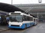 VBL Luzern/423346/156014---vbl-luzern---nr (156'014) - VBL Luzern - Nr. 279 - NAW/R&J-Hess Trolleybus am 25. Oktober 2014 beim Bahnhof Luzern