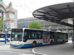 (160'626) - VBL Luzern - Nr. 136/LU 199'436 - Mercedes am 22. Mai 2015 beim Bahnhof Luzern
