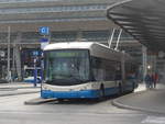VBL Luzern/642038/199832---vbl-luzern---nr (199'832) - VBL Luzern - Nr. 213 - Hess/Hess Gelenktrolleybus am 8. Dezember 2018 beim Bahnhof Luzern