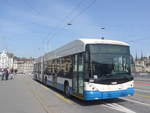 (223'797) - VBL Luzern - Nr. 220 - Hess/Hess Gelenktrolleybus am 26. Februar 2021 in Luzern, Bahnhofbrcke