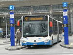 (245'382) - VBL Luzern - Nr. 182/LU 15'024 - Mercedes am 25. Januar 2023 beim Bahnhof Luzern