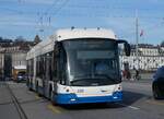 (259'155) - VBL Luzern - Nr. 228 - Hess/Hess Gelenktrolleybus am 6. Februar 2024 in Luzern, Bahnhofbrcke