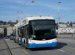 (259'161) - VBL Luzern - Nr. 223 - Hess/Hess Gelenktrolleybus am 6. Februar 2024 in Luzern, Bahnhofbrcke