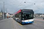 (285'699) - VBL Luzern - Nr. 102/LU 15'095 - Solaris am 23. M�rz 2026 in Luzern, Bahnhofbr�cke