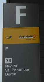 (228'943) - PostAuto-Haltestellenschild - Liestal, Bahnhof - am 12. Oktober 2021