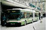 (039'715) - SVB Bern - Nr. 19 - NAW/Hess Gelenktrolleybus am 14. Mrz 2000 beim Bahnhof Bern