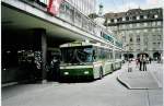 (043'013) - SVB Bern - Nr. 46 - FBW/Hess Gelenktrolleybus am 1. September 2000 beim Bahnhof Bern