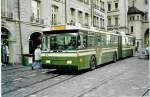 (044'237) - SVB Bern - Nr. 49 - FBW/R&J Gelenktrolleybus am 28. Dezember 2000 in Bern, Marktgasse