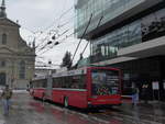 Bern/592858/187066---bernmobil-bern---nr (187'066) - Bernmobil, Bern - Nr. 20 - NAW/Hess Gelenktrolleybus am 18. Dezember 2017 beim Bahnhof Bern