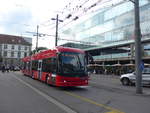 Bern/628769/196561---bernmobil-bern---nr (196'561) - Bernmobil, Bern - Nr. 21 - Hess/Hess Gelenktrolleybus am 3. September 2018 beim Bahnhof Bern