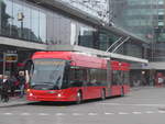 Bern/638915/199074---bernmobil-bern---nr (199'074) - Bernmobil, Bern - Nr. 32 - Hess/Hess Gelenktrolleybus am 29. Oktober 2018 beim Bahnhof Bern