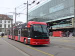 Bern/651388/202356---bernmobil-bern---nr (202'356) - Bernmobil, Bern - Nr. 23 - Hess/Hess Gelenktrolleybus am 12. Mrz 2019 beim Bahnhof Bern
