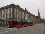 (223'373) - Bernmobil, Bern - Nr. 28 - Hess/Hess Gelenktrolleybus am 6. Februar 2021 beim Bahnhof Bern