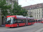 (226'326) - Bernmobil, Bern - Nr. 22 - Hess/Hess Gelenktrolleybus am 11. Juli 2021 beim Bahnhof Bern