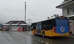 (282'580) - PostAuto Bern - BE 637'781/PID 11'216 - Mercedes am 24. November 2025 beim Bahnhof Frutigen