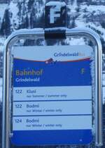 (270'322) - GrindelwaldBus-Haltestellenschild - Grindelwald, Bahnhof - am 29.