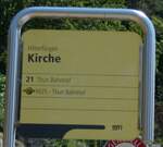 (289'232) - STI-Haltestellenschild - Hilterfingen, Kirche - am 25. Juni 2026