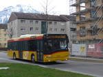 (188'251) - PostAuto Bern - BE 610'535 - Solaris am 5. Februar 2018 beim Bahnhof Interlaken Ost