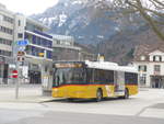 (214'853) - PostAuto Bern - BE 610'538 - Solaris am 23. Februar 2020 beim Bahnhof Interlaken West