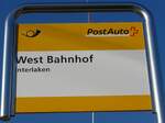 (155'350) - PostAuto-Haltestellenschild - Interlaken, West Bahnhof - am 23.